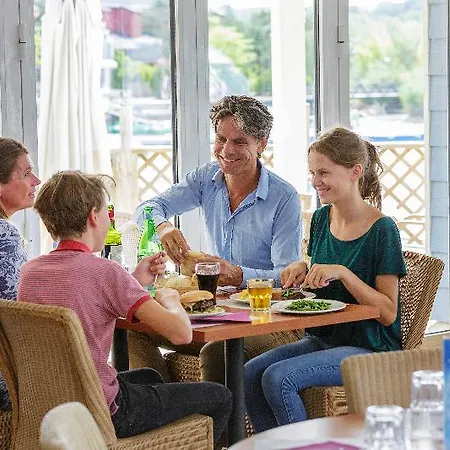 Hotel Center Parcs Le Lac D'ailette 3*